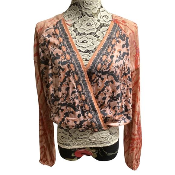 Free People top peach floral faux wrap cropped long sleeve women’s S - Picture 1 of 7